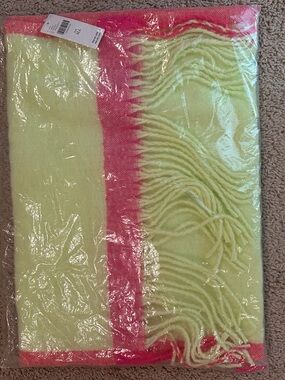 🏛️✨ NIP Anthropologie Neon & Pink Fringe Scarf 🧣